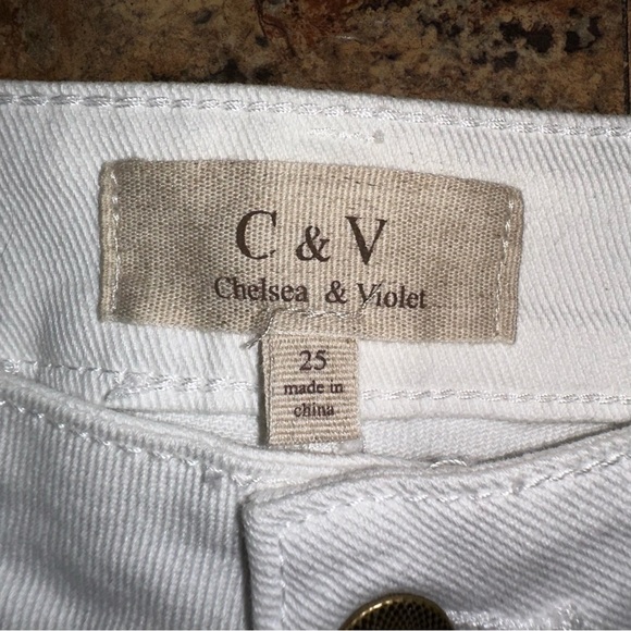 Chelsea and Violet White Light Distressing Ankle Skinny Jeans Size 25 - Picture 3 of 3